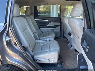 2017 TOYOTA HIGHLANDER 8