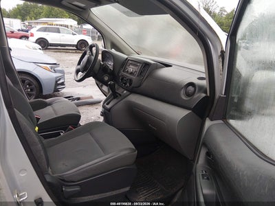 NISSAN NV200