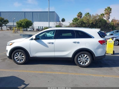 2017 KIA SORENTO 14
