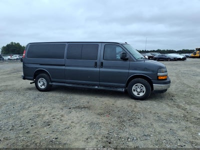 2017 CHEVROLET EXPRESS 3500 13