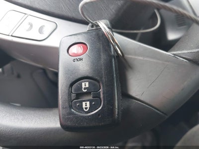 TOYOTA PRIUS V