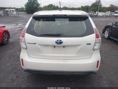 TOYOTA PRIUS V
