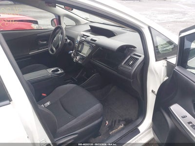 TOYOTA PRIUS V