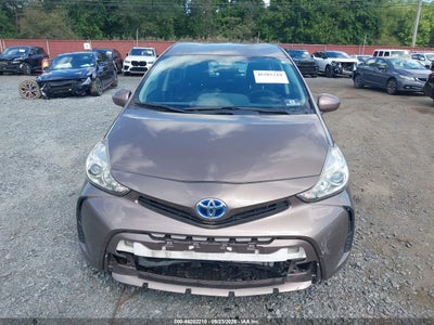 TOYOTA PRIUS V