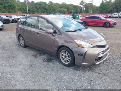 TOYOTA PRIUS V