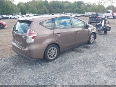 TOYOTA PRIUS V