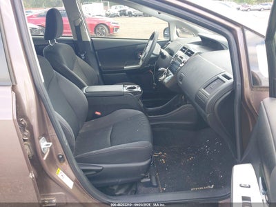 TOYOTA PRIUS V