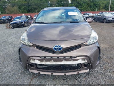 TOYOTA PRIUS V