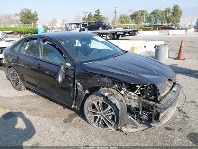 3VWBM7BU8RM075011 VOLKSWAGEN JETTA Photo 1
