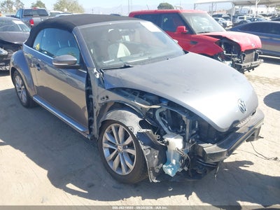 3VW517ATXHM809368 VOLKSWAGEN BEETLE Photo 1