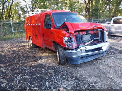 2022 Ford E-350 Cutaway