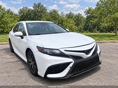 2022 Toyota Camry SE