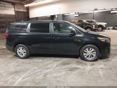 2018 KIA SEDONA 19