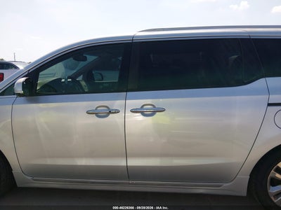 2016 KIA SEDONA 14