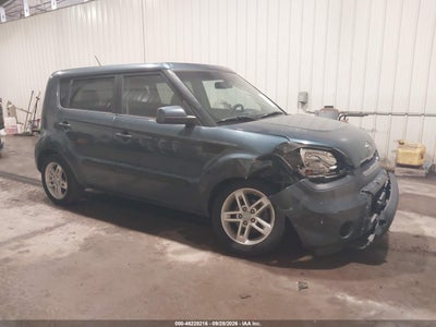 KNDJT2A23B7203661 KIA SOUL Photo 1