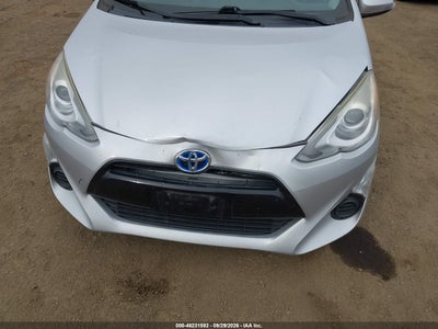 2015 TOYOTA PRIUS C 6