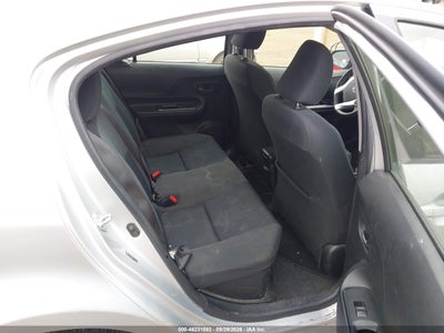 2015 TOYOTA PRIUS C 8
