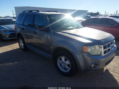 1FMCU03138KB83654 FORD ESCAPE Photo 1