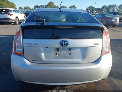 2015 TOYOTA PRIUS 16
