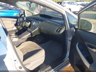 2015 TOYOTA PRIUS 5
