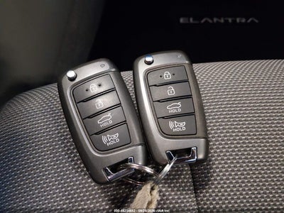 2021 HYUNDAI ELANTRA 11