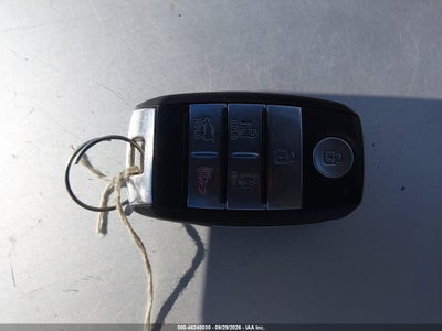 2017 KIA SEDONA 11