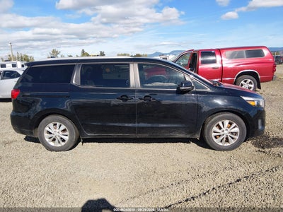 2017 KIA SEDONA 13