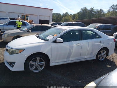 2014 TOYOTA CAMRY 14