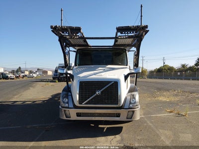 2015 VOLVO VN 15