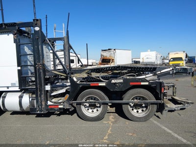 2015 VOLVO VN 12