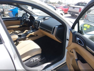 2016 PORSCHE CAYENNE 5