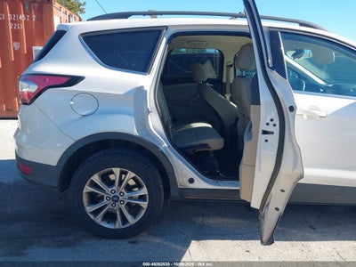 2017 FORD ESCAPE 8
