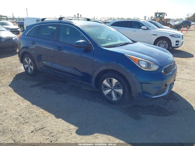 2017 KIA NIRO LX