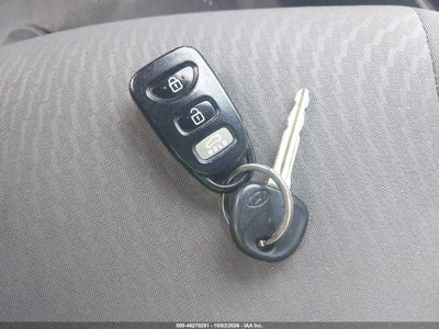 2016 HYUNDAI ELANTRA 11