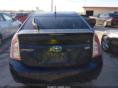 2015 TOYOTA PRIUS 16