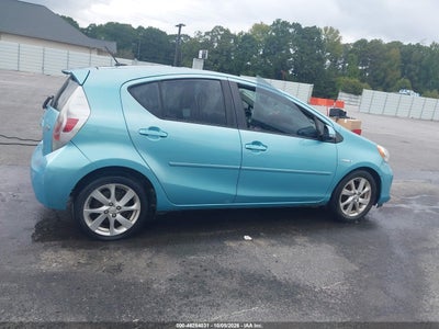2014 TOYOTA PRIUS C 13
