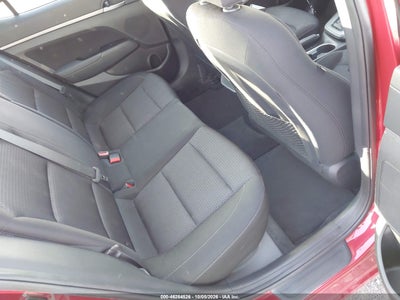 2017 HYUNDAI ELANTRA 8