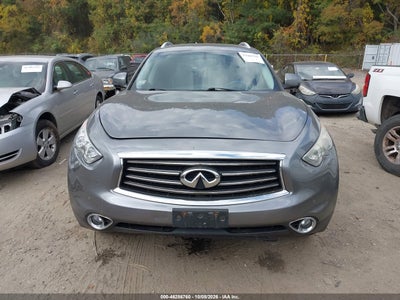 2014 INFINITI QX70 11