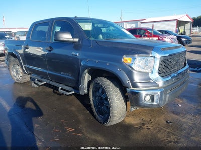 2017 Toyota Tundra SR5 5.7L V8