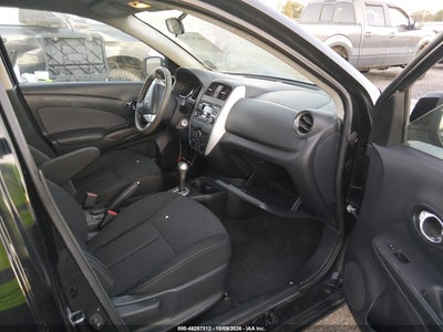 2015 NISSAN VERSA 5