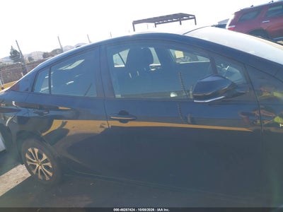 2019 TOYOTA PRIUS 13