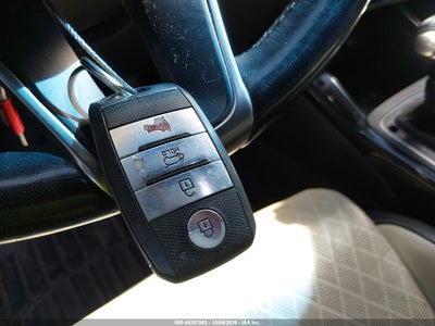 2016 KIA SORENTO 11