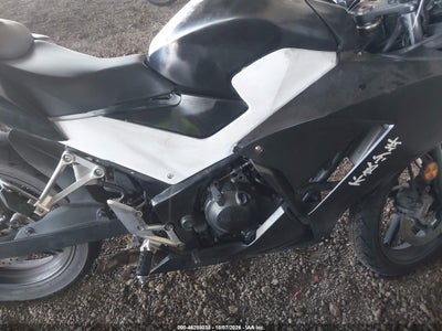 2015 HONDA CBR300 8
