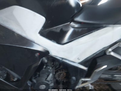 2015 HONDA CBR300 9