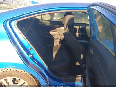 2017 HYUNDAI ELANTRA 8
