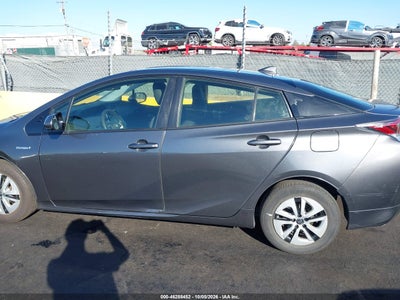 2016 TOYOTA PRIUS 14