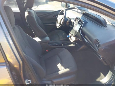 2016 TOYOTA PRIUS 5