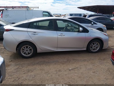 2016 TOYOTA PRIUS 12