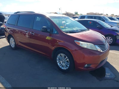 2014 Toyota Sienna XLE V6 8 Passenger