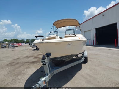 2023 SCOUT 210 DORADO 6